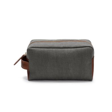 Dopp Kit Olive green | Washcases UK | La Portegna UK | Handmade Leather Goods | Vegetable Tanned Leather