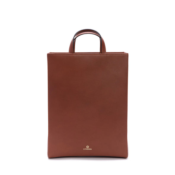 Beatriz Tan | Shoulder Bags UK | La Portegna UK | Handmade Leather Goods | Vegetable Tanned Leather